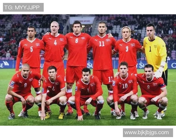 绿茵巨星闪耀时刻展现足球激情与荣耀瞬间