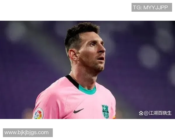 足球球星隔离生活揭秘:从训练到家庭时光的自我调适与成长 足球球星隔离生活揭秘:从训练到家庭时光的自我调适与成长